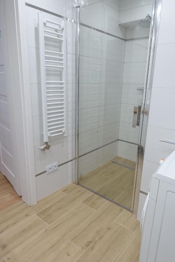 Three Rooms Apartment Краків Екстер'єр фото